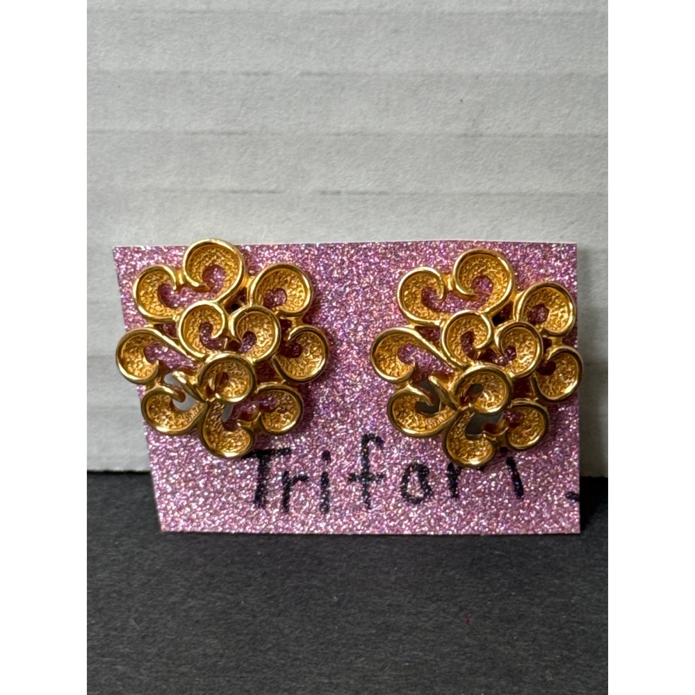 Vintage Trifari Gold Tone Clip On Earrings Textured Openwork Scroll Design